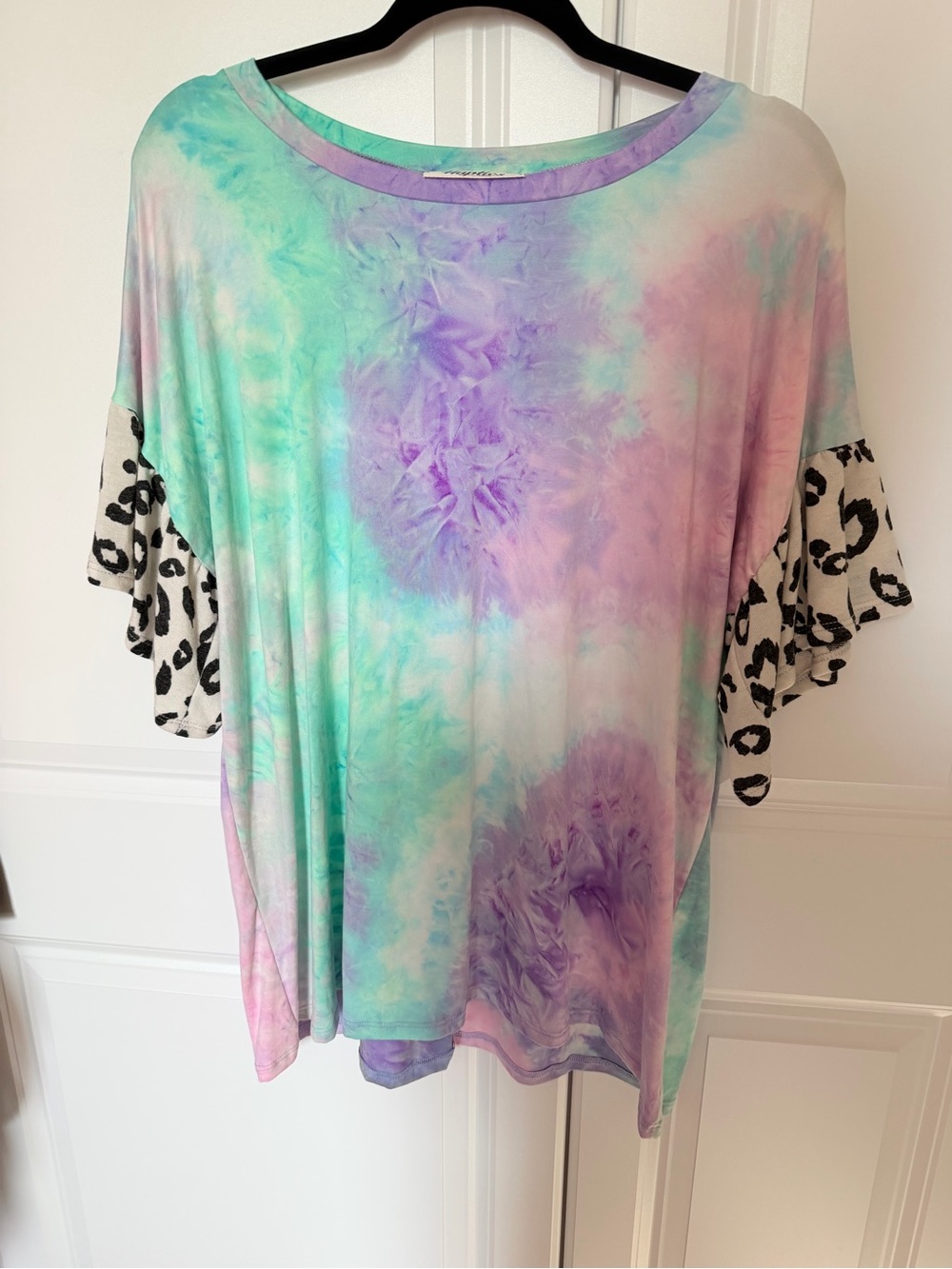 Relaxed Tie-Dye Flutter Sleeve Top in Pastel